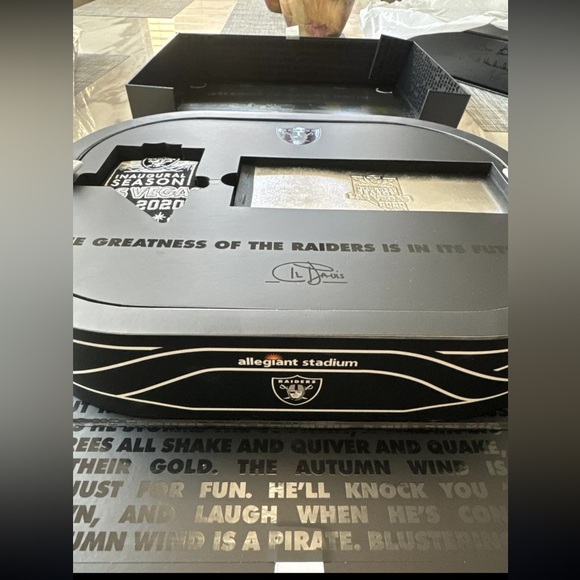Las Vegas Raiders 2020 Allegiant Stadium Inaugural Season Ticket Gift Box - Picture 4 of 16